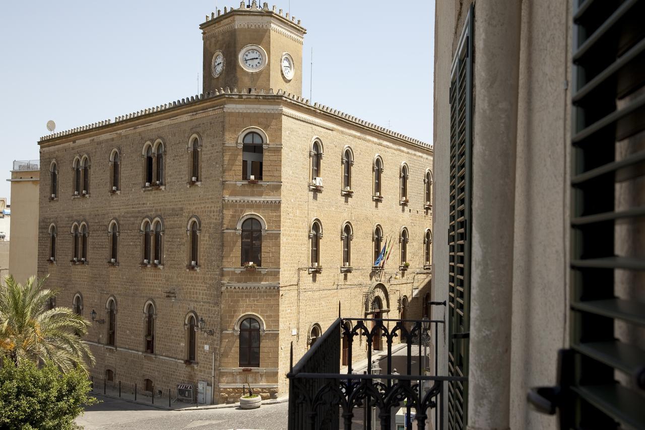 Bed and Breakfast Il Portico Dei Normanni Butera Exterior foto
